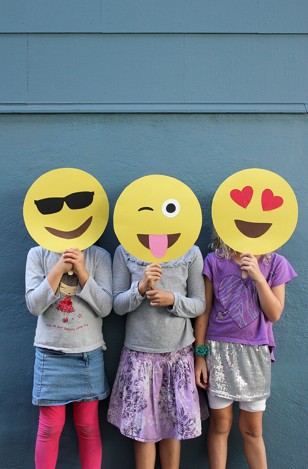 DIY emoji masks - great for Photo Booth on aliceandlois.com
