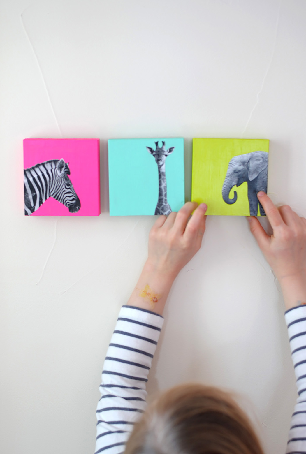 Simple DIY nursery wall art on aliceandlois.com