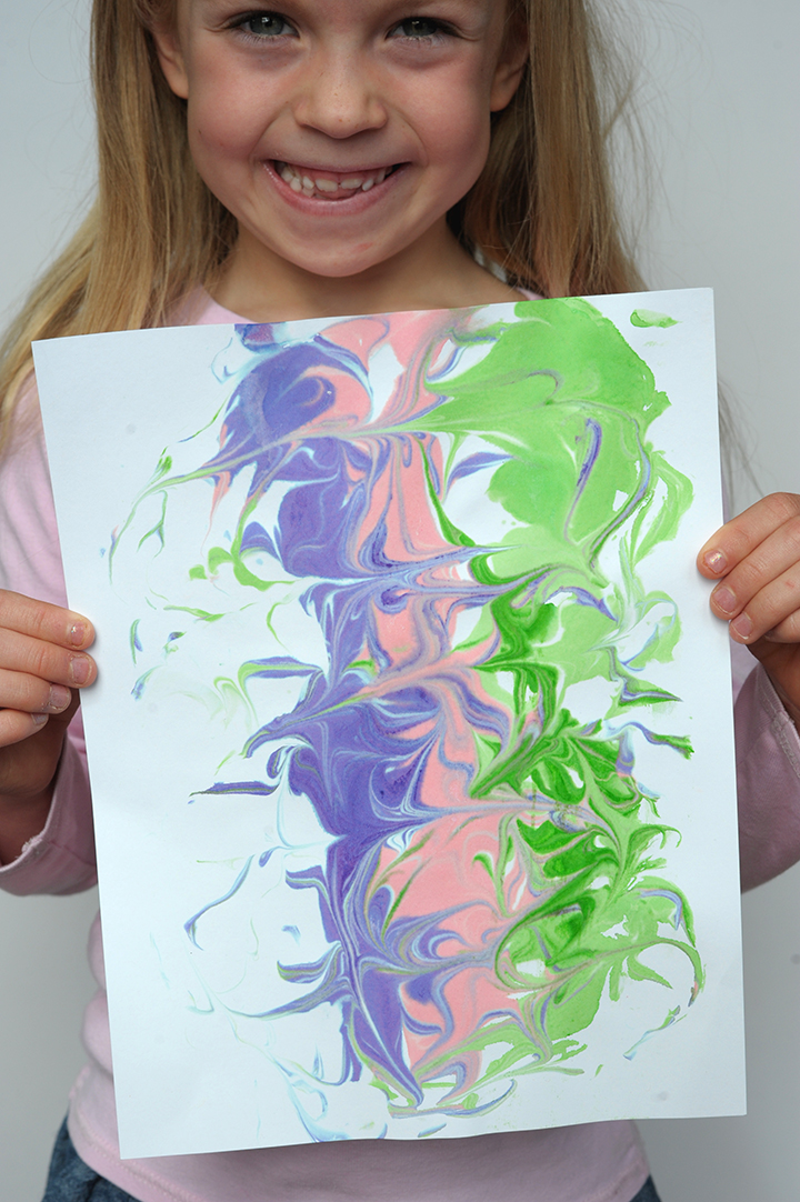 Try this shaving cream marbled paper DIY project for kids on aliceandlois.com